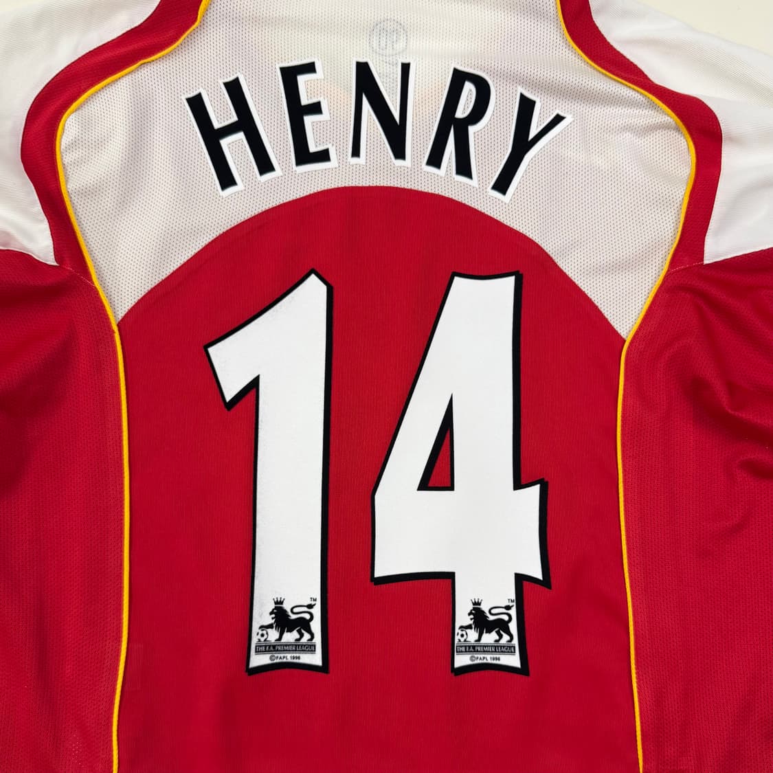 04-05 아스날 홈 앙리 유니폼 상품이미지2