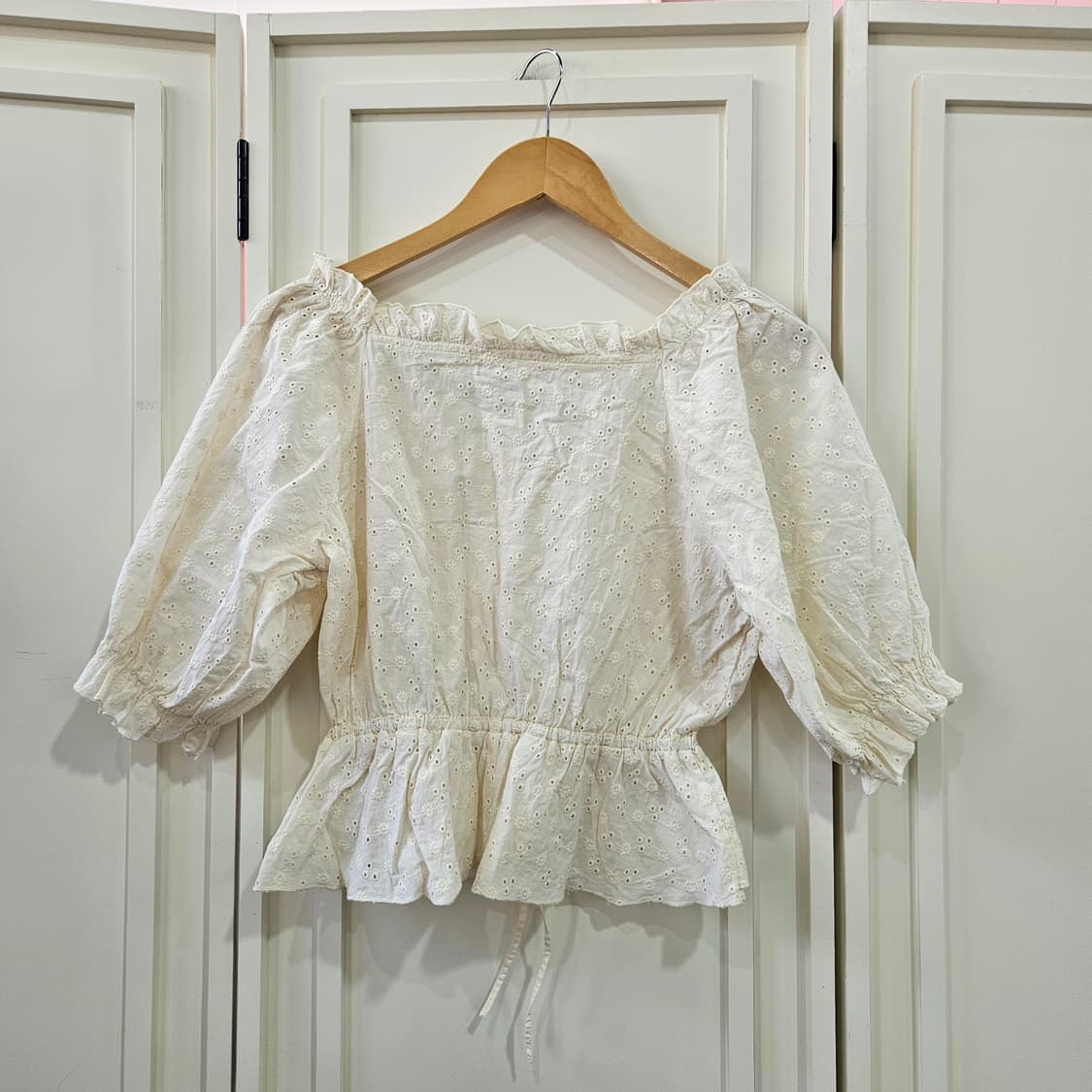 펀칭 코튼 오프숄더 블라우스 상품이미지6