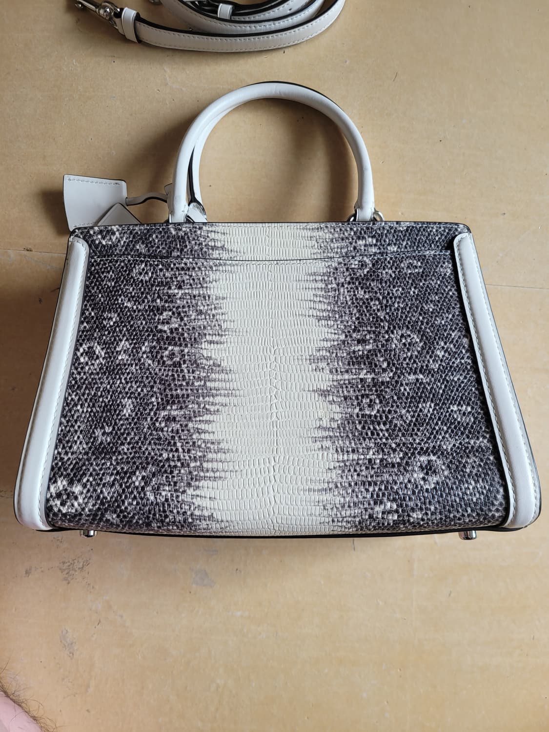 코치 조이 캐리올 리자드 레더 핸드백 Coach zoe carryall 상품이미지2