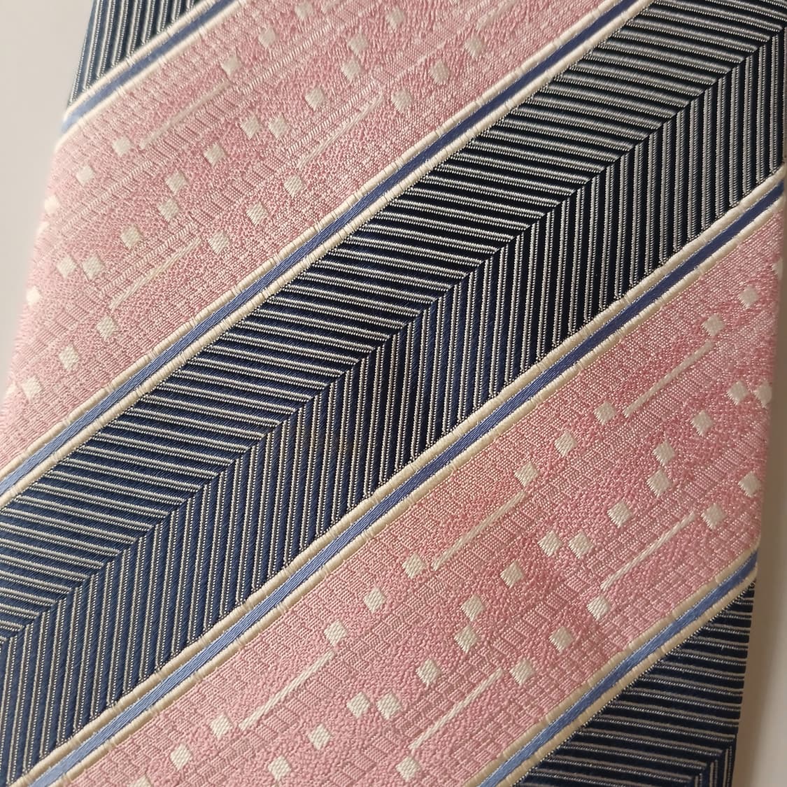 아쿠아스큐텀 실크 핑크 스트라이프 넥타이 9.4cm A등급 A19777
 상품이미지10