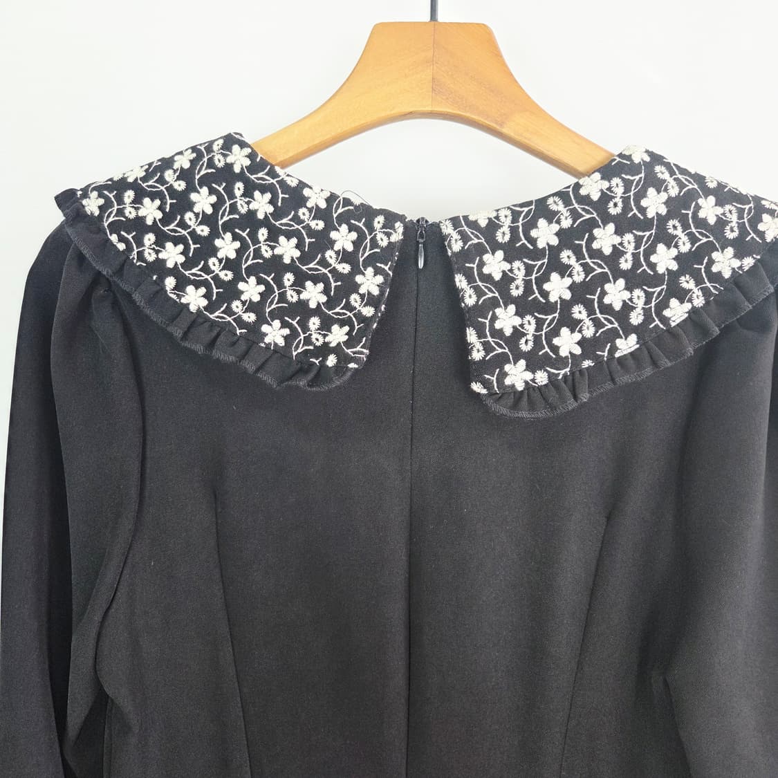 [THE OPEN PRODUCT] 더오픈프로덕트 플라워 빅카라 원피스 상품이미지5