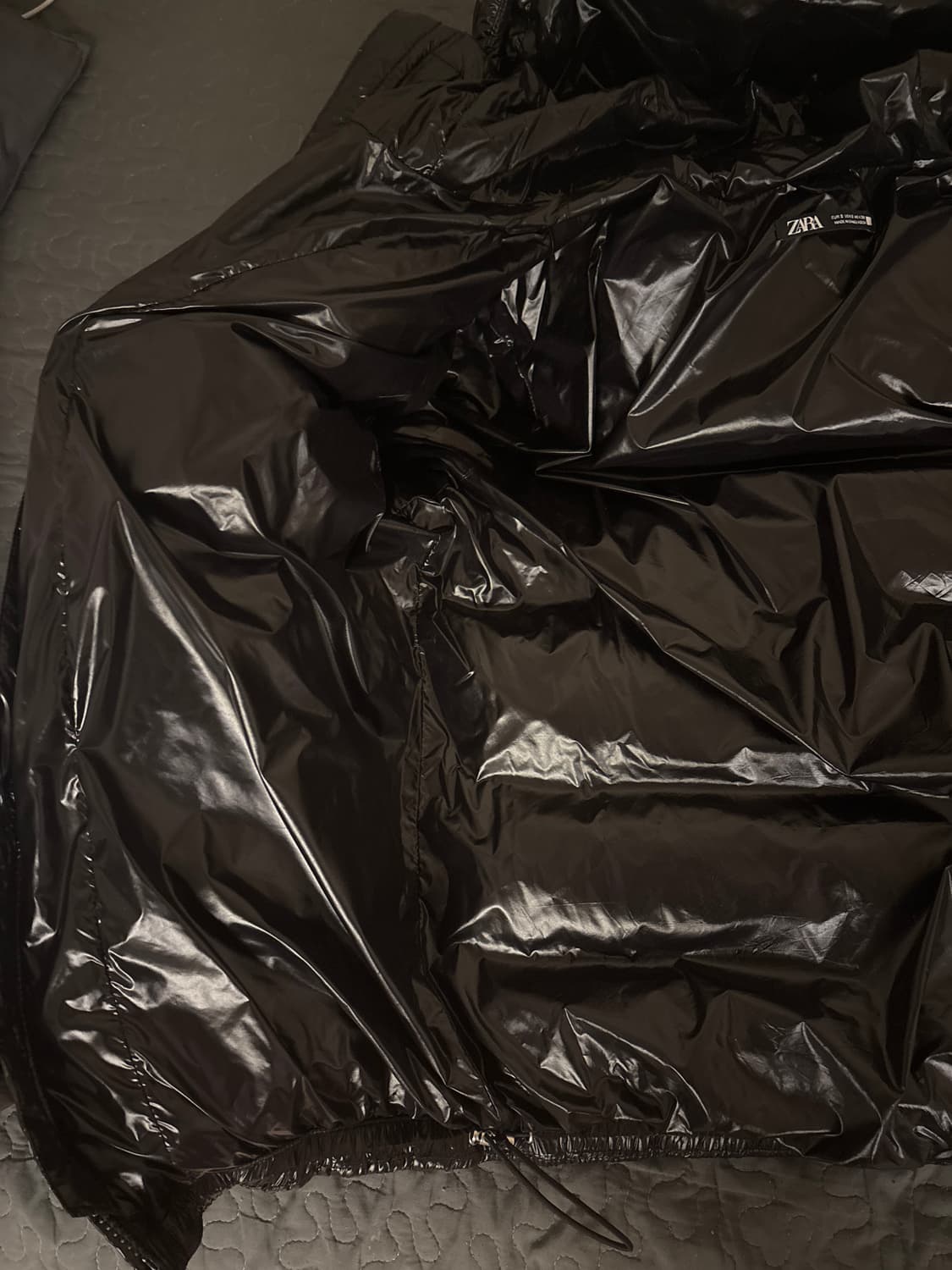자라 유광 패딩 S 사이즈 실착 3회 미만 상품이미지4