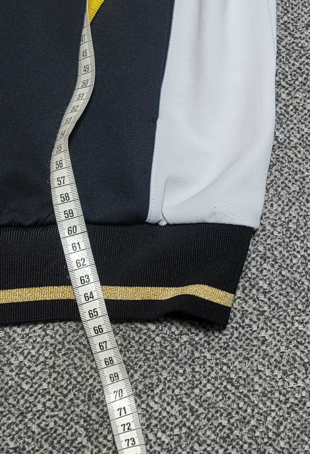 아디다스 블랙&골드 삼선 트랙탑 105 상품이미지2