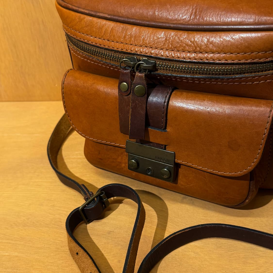 FOSSIL 파슬 빈티지 카우레더 카메라백 크로스백 상품이미지3