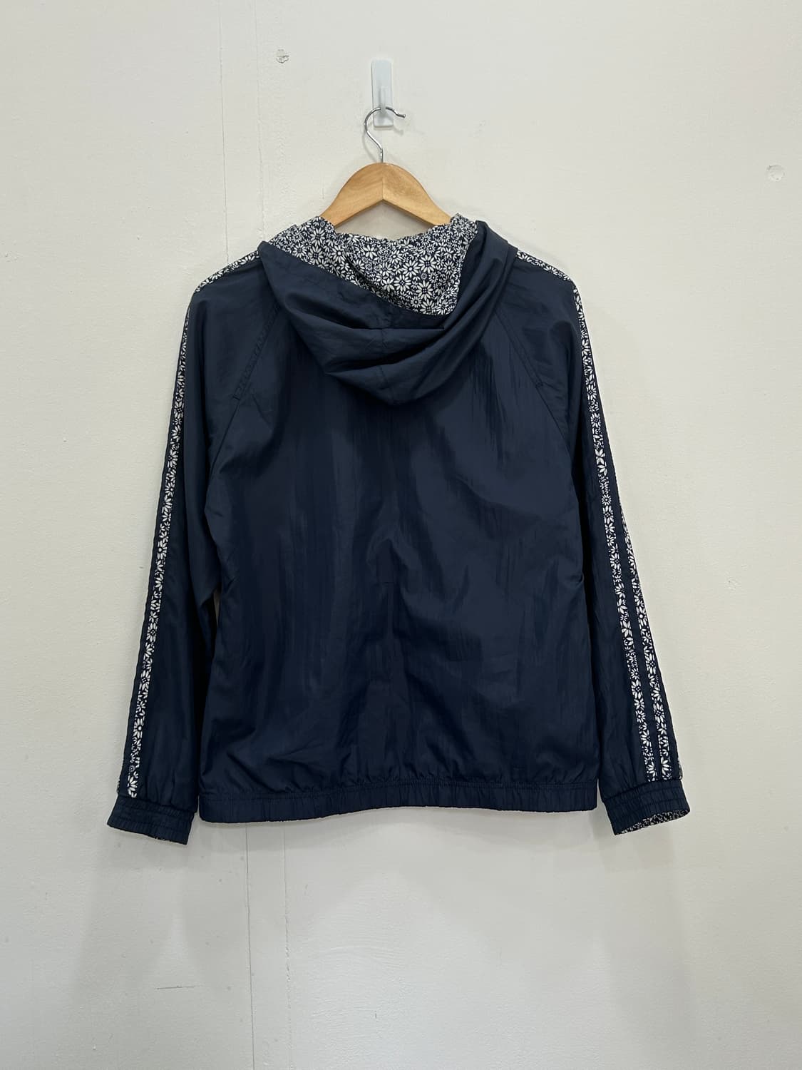 아디다스 플라워 리버시블 후드 바람막이 여성 M 네이비 상품이미지10