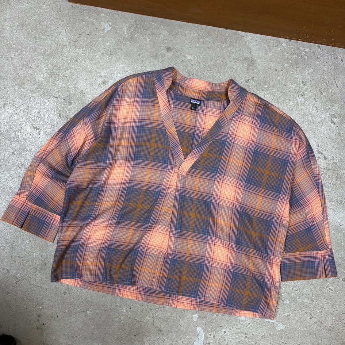 파타고니아 브이넥 셔츠[2752] 상품이미지1