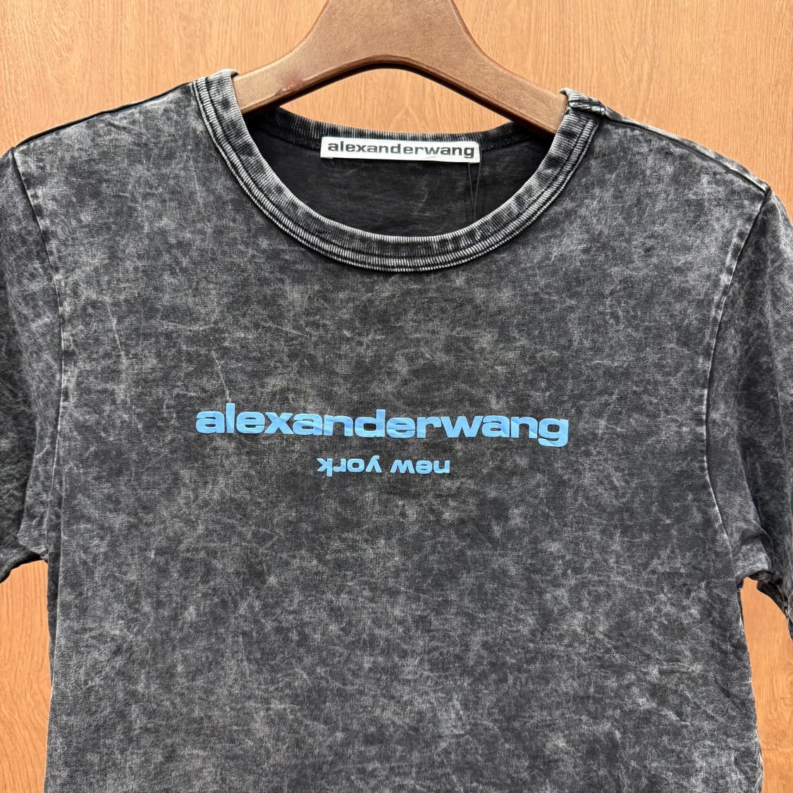 알렉산더왕 로고 프린트 애시드 워싱 반팔 티셔츠 스트릿 캐주얼 블랙 상품이미지4