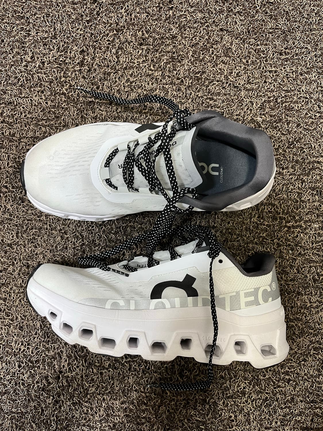 On 클라우드몬스터 / Cloudmonster White-Black 상품이미지4