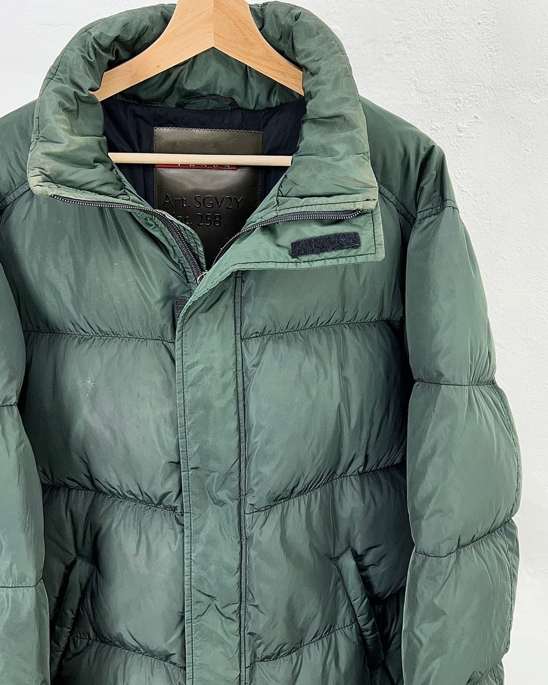 프라다 모스그린 패커 히든 후디 푸퍼 다운 패딩 상품이미지3