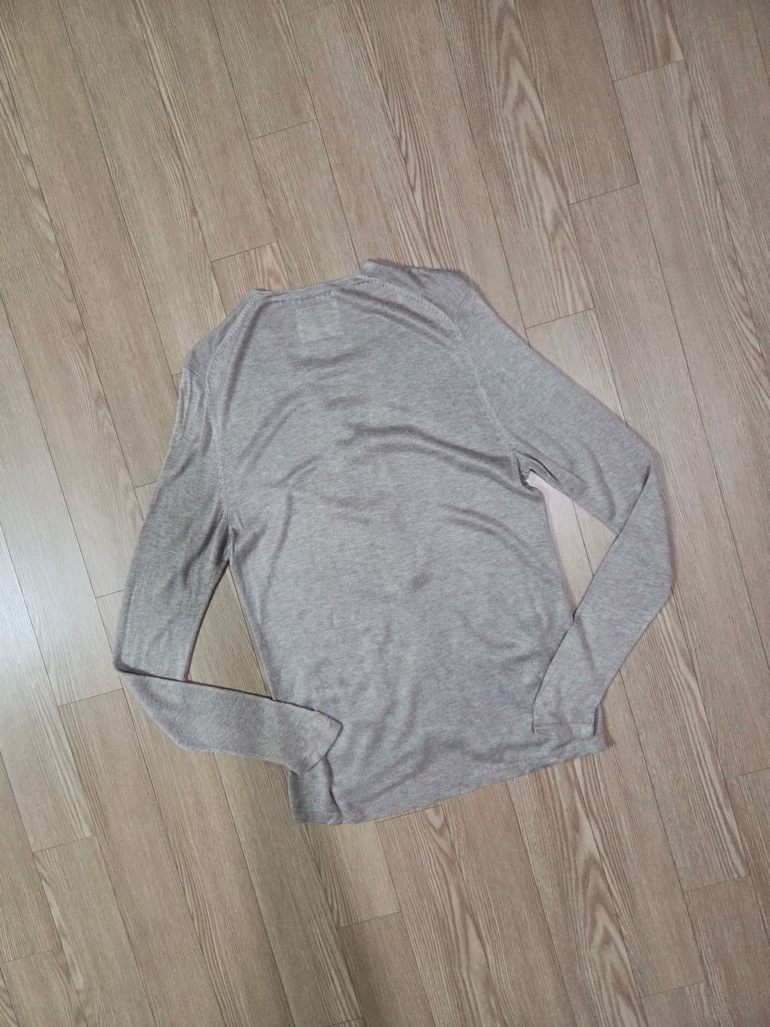 VICTIM 오트밀 슬림 브이넥 카디건 상품이미지6