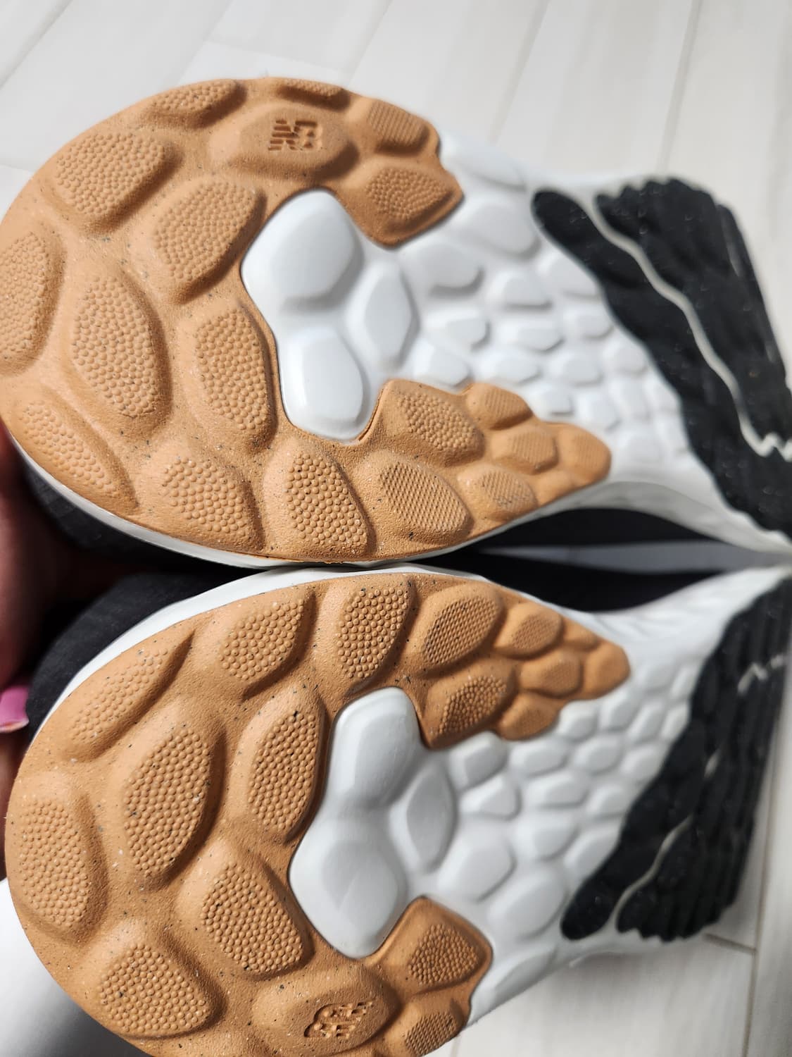 새상품급)뉴발란스 운동화 아리쉬v4 블랙 퍼포먼스 프레쉬폼 러닝화 WAR 상품이미지8