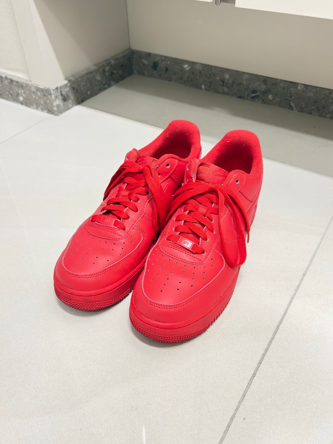 나이키 에어포스원 07 LV8 로우 트리플 레드 [280] 상품이미지1