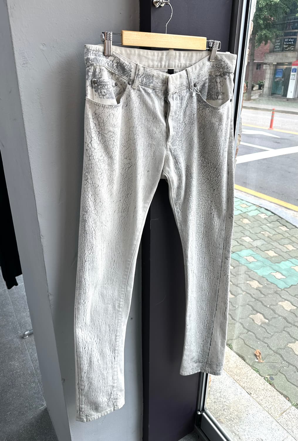 32/ 발렌시아가 크랙 워싱 데님 팬츠 상품이미지3