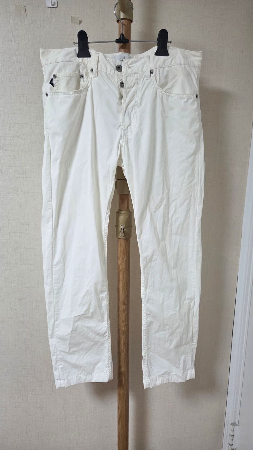스톤아일랜드 화이트 면바지 상품이미지1