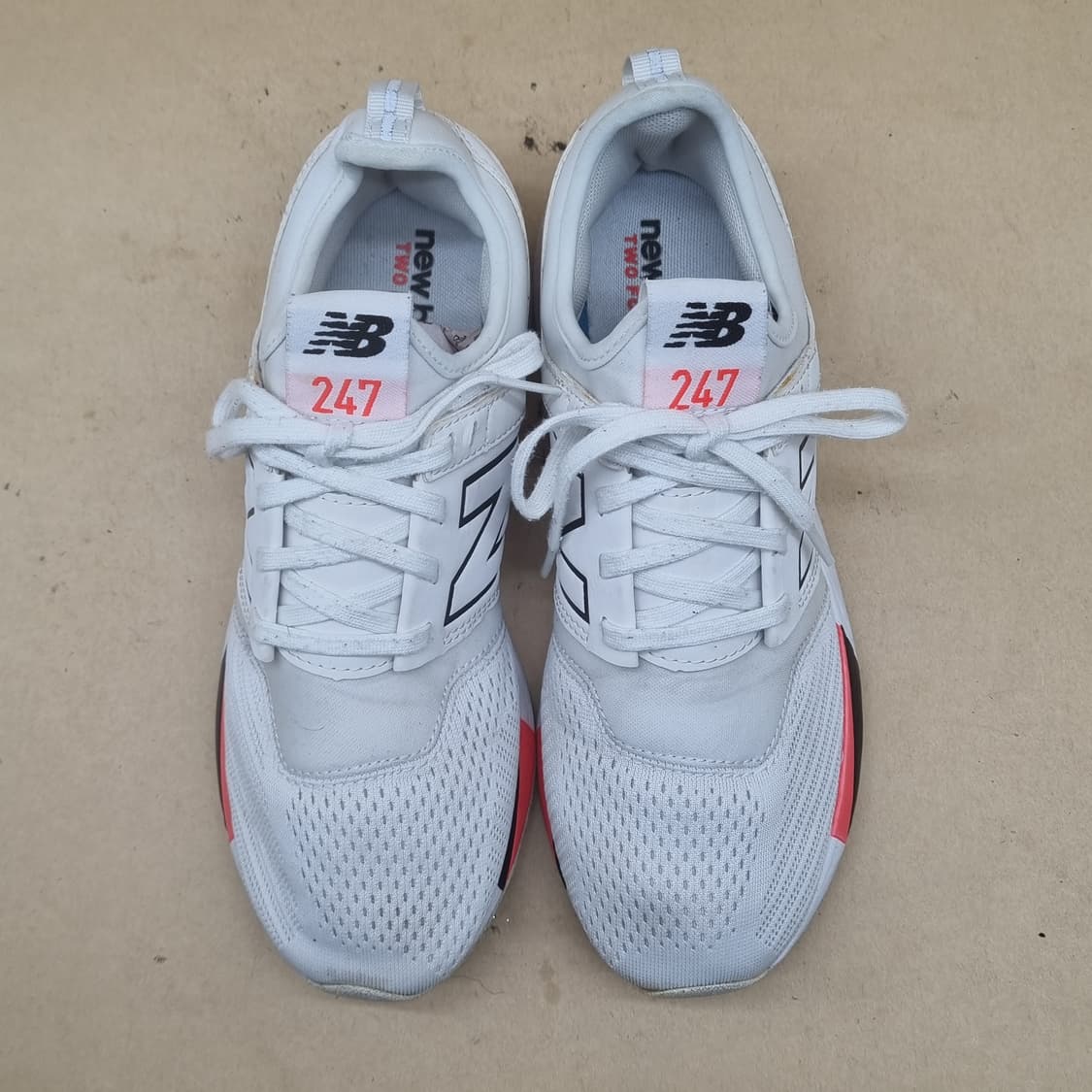 뉴발란스 247 여성 운동화230 상품이미지2