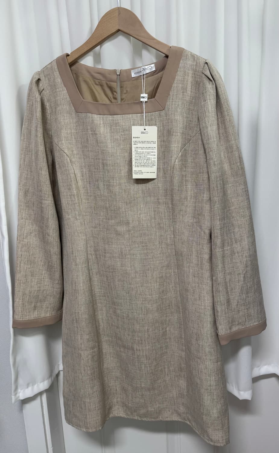 [새상품] 리리앤코 스퀘어넥 원피스 상품이미지4