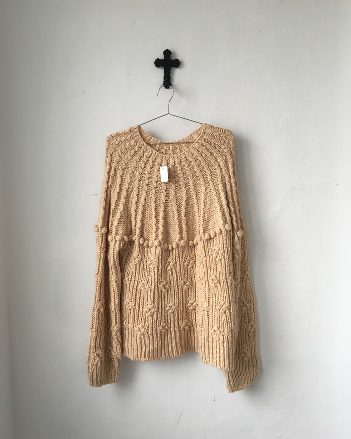 Pom pom point loose fit knit 상품이미지1