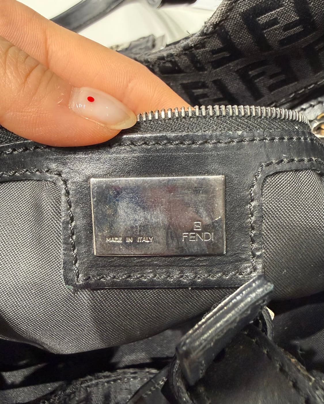 펜디 블랙 주카 숄더백 상품이미지8