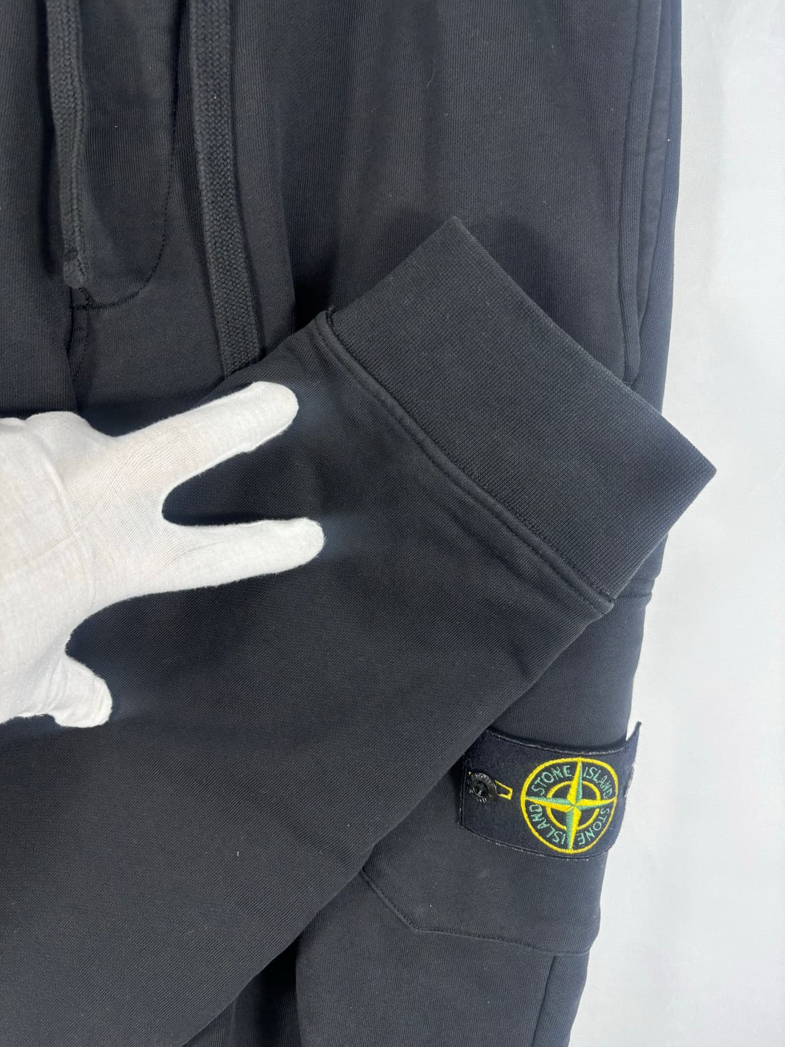(23FW)스톤아일랜드 가먼트 다이드 스웨트팬츠 블랙M 상품이미지4