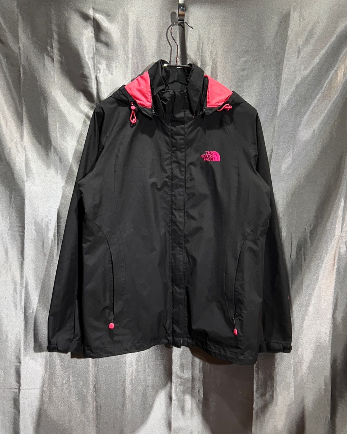 M 노스페이스 핑크로고 블랙 나일론 자켓 상품이미지2