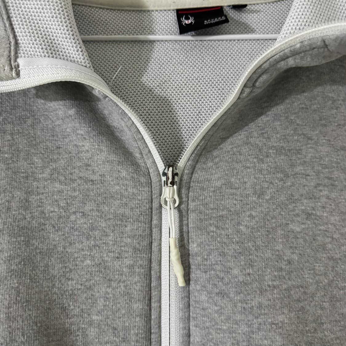 스파이더 육선 완장 그레이 배색 후드집업 🤍🩶 상품이미지5