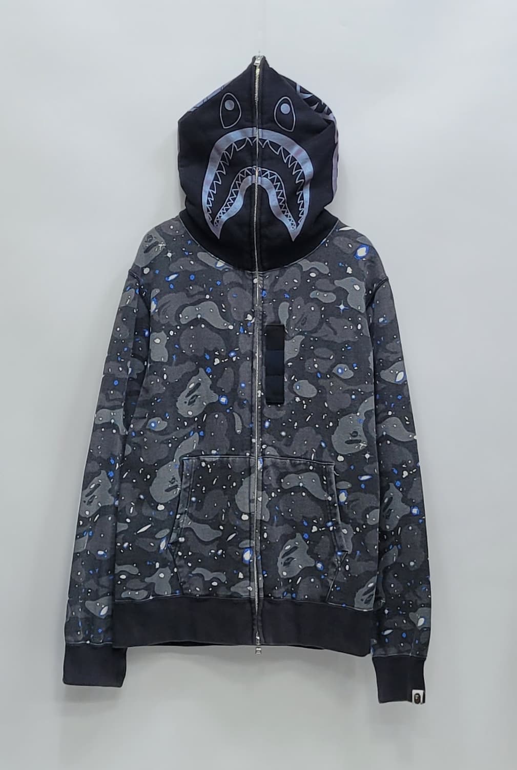 BAPE 베이프 스페이스 야광 샤크 후드 집업 / 남 L

 상품이미지1