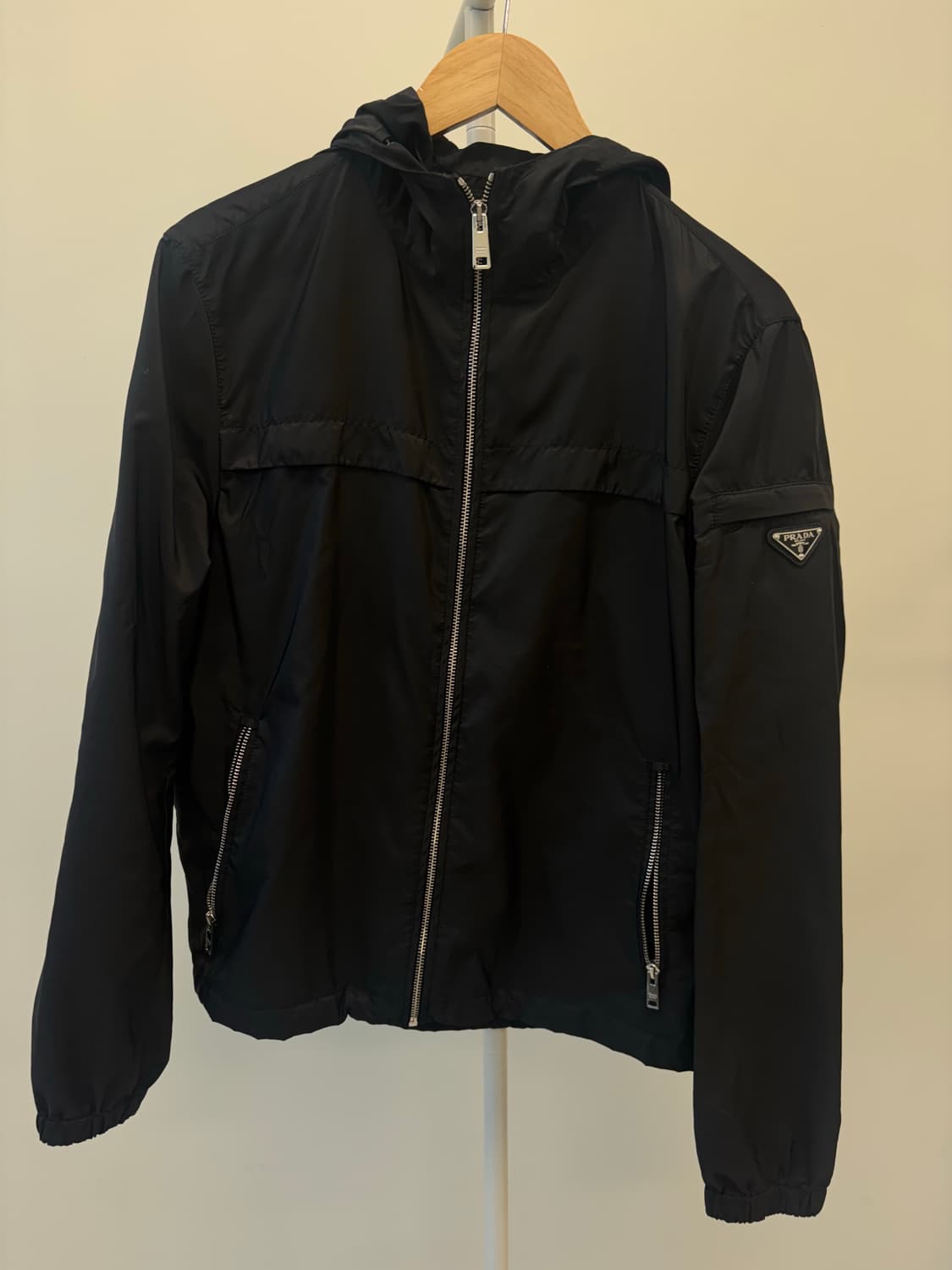 프라다 리나일론 후드 바람막이  상품이미지1