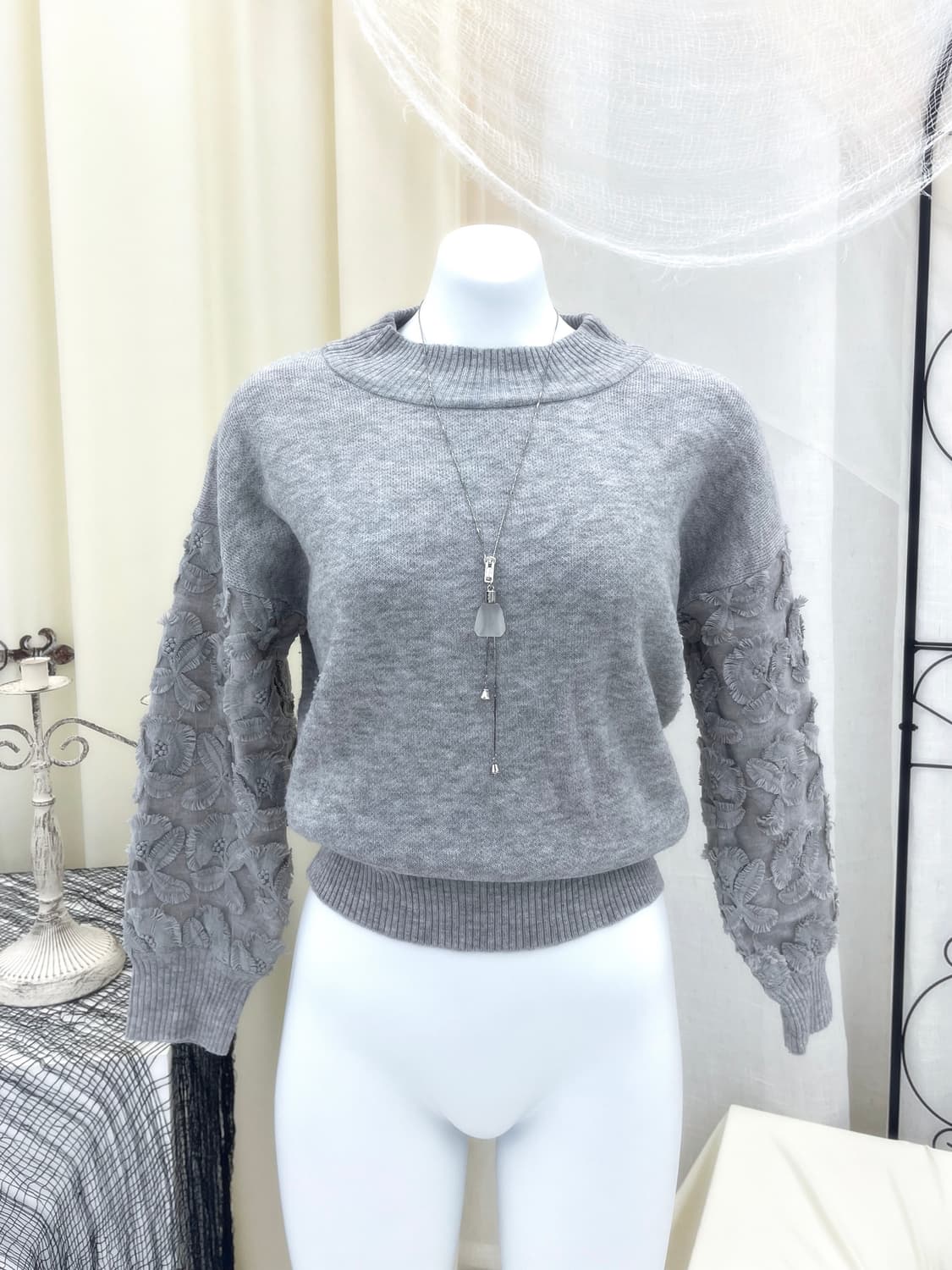 그레이 플라워 니트 상품이미지1