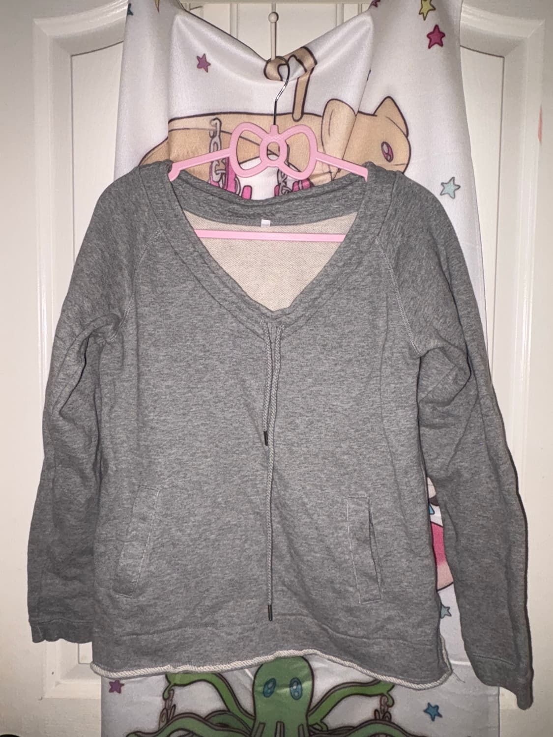 빈티지 그레이 레이어드 브이넥 맨투맨 상품이미지1