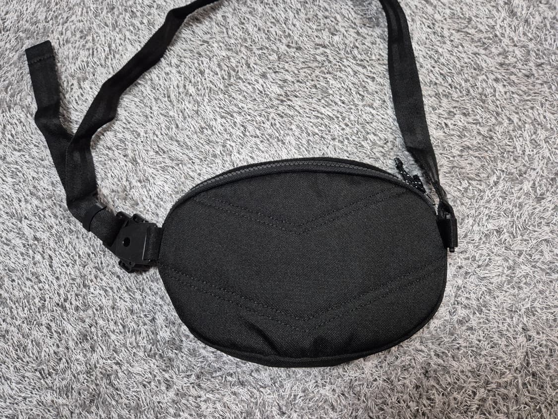 디스커버리 뽀글이 슬링백 상품이미지3