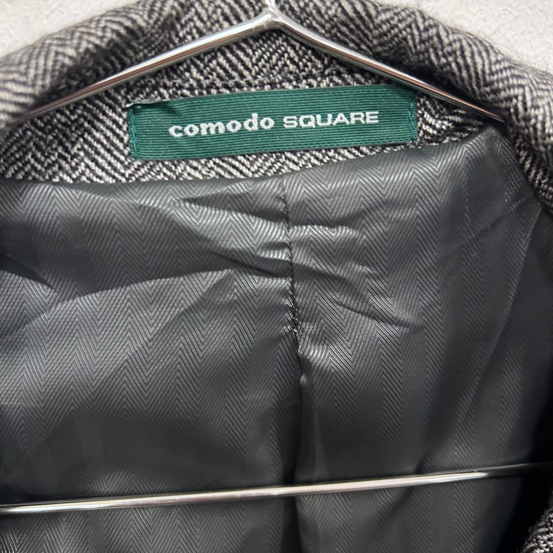 코모도스퀘어 울 헤링본 클래식 투버튼 블레이져 상품이미지3