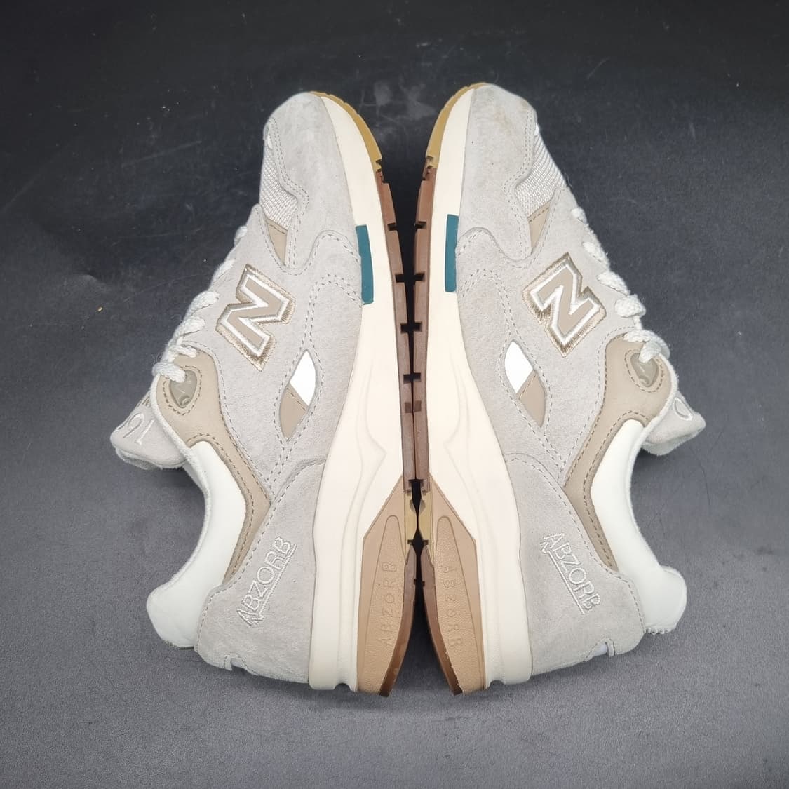 뉴발란스 cm1600 운동화245 상품이미지5