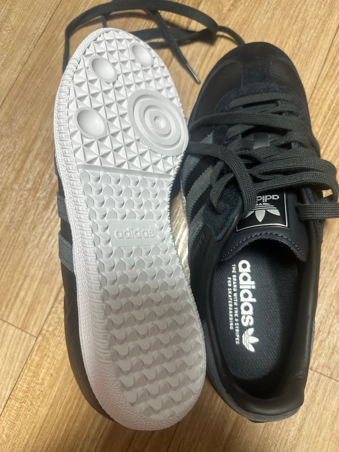 아디다스 삼바adv블랙 255 팝니가 상품이미지4