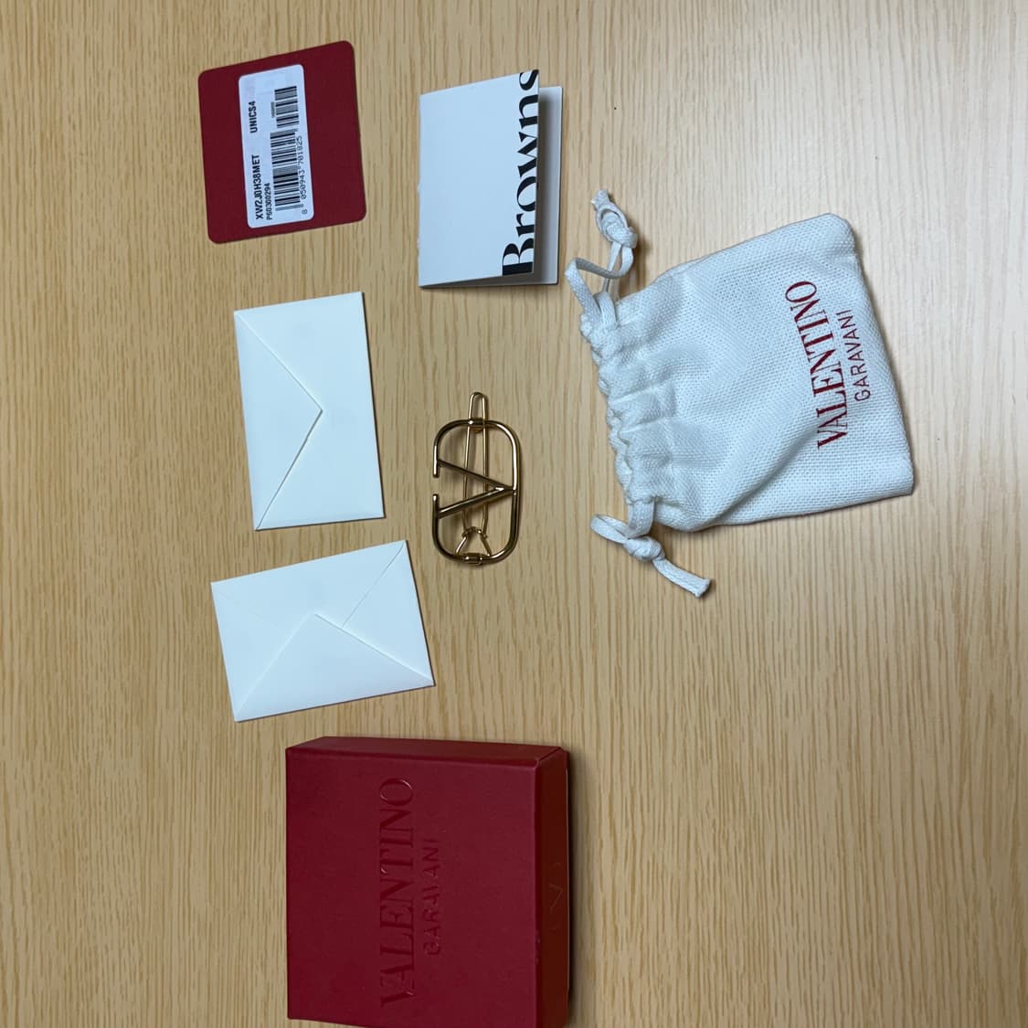 정품) 거의 새상품) 발렌티노 브이 로고 헤어핀 상품이미지1