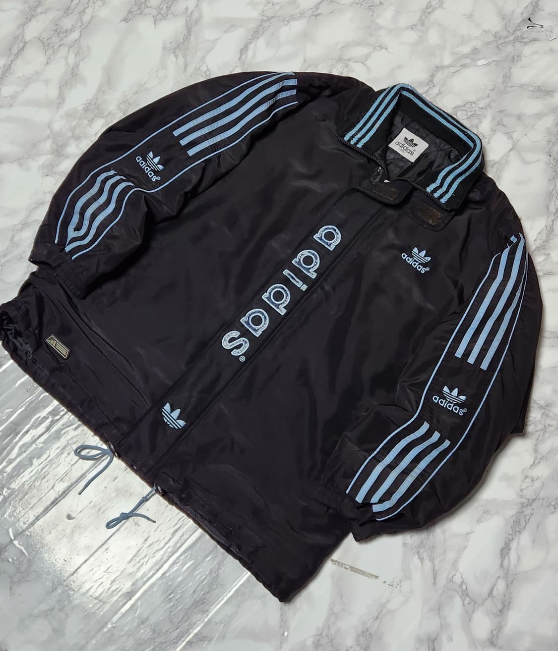 아디다스 스카이블루x블랙 앞 뒤 빅로고 올드스쿨 바람막이 점퍼 자켓 상품이미지4