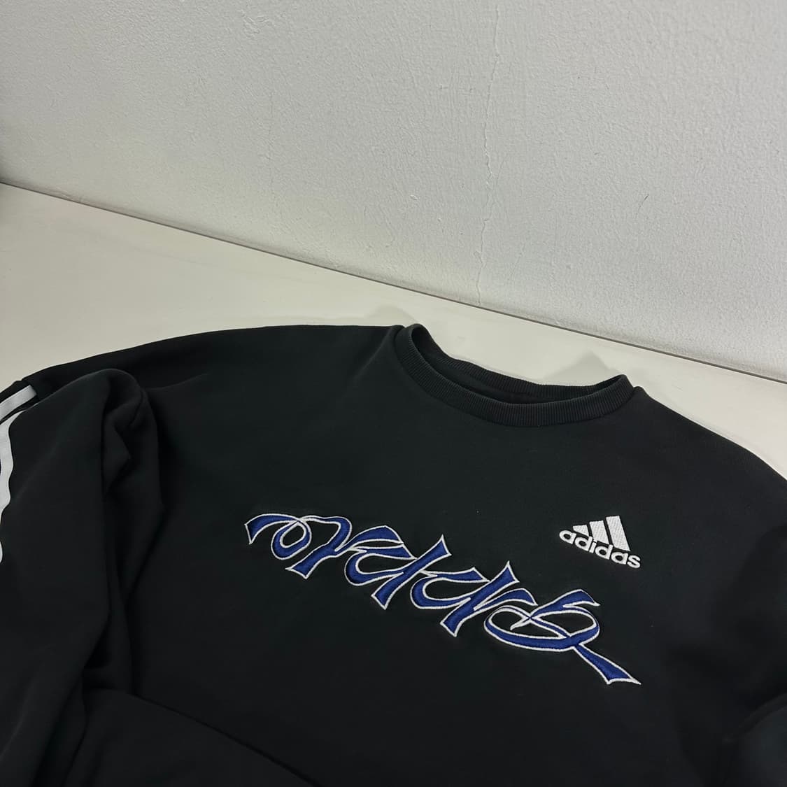 XL 아디다스 블랙 한글자수 오버핏 맨투맨 상품이미지2