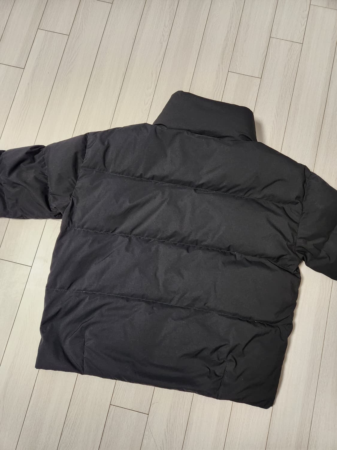 새상품급)푸마 다운 숏패딩 사이즈100(L) 상품이미지5