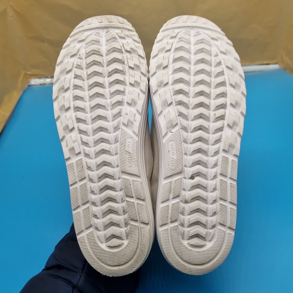 디스커버리 익스페디션 뮬리 스니커즈250 상품이미지3