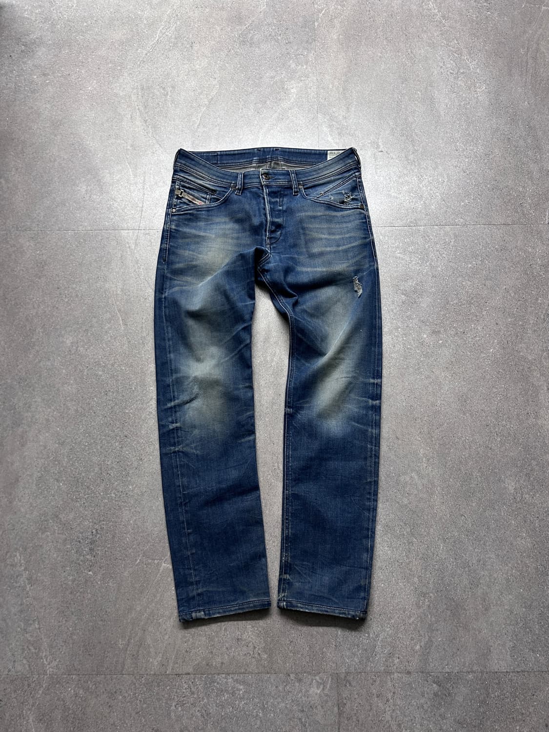 디젤 워싱 슬림 테이퍼드 데님 팬츠 상품이미지2