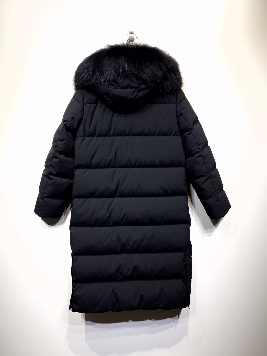 디스커버리 벨티드 라쿤퍼 후드 구스다운 롱패딩(95) 상품이미지3