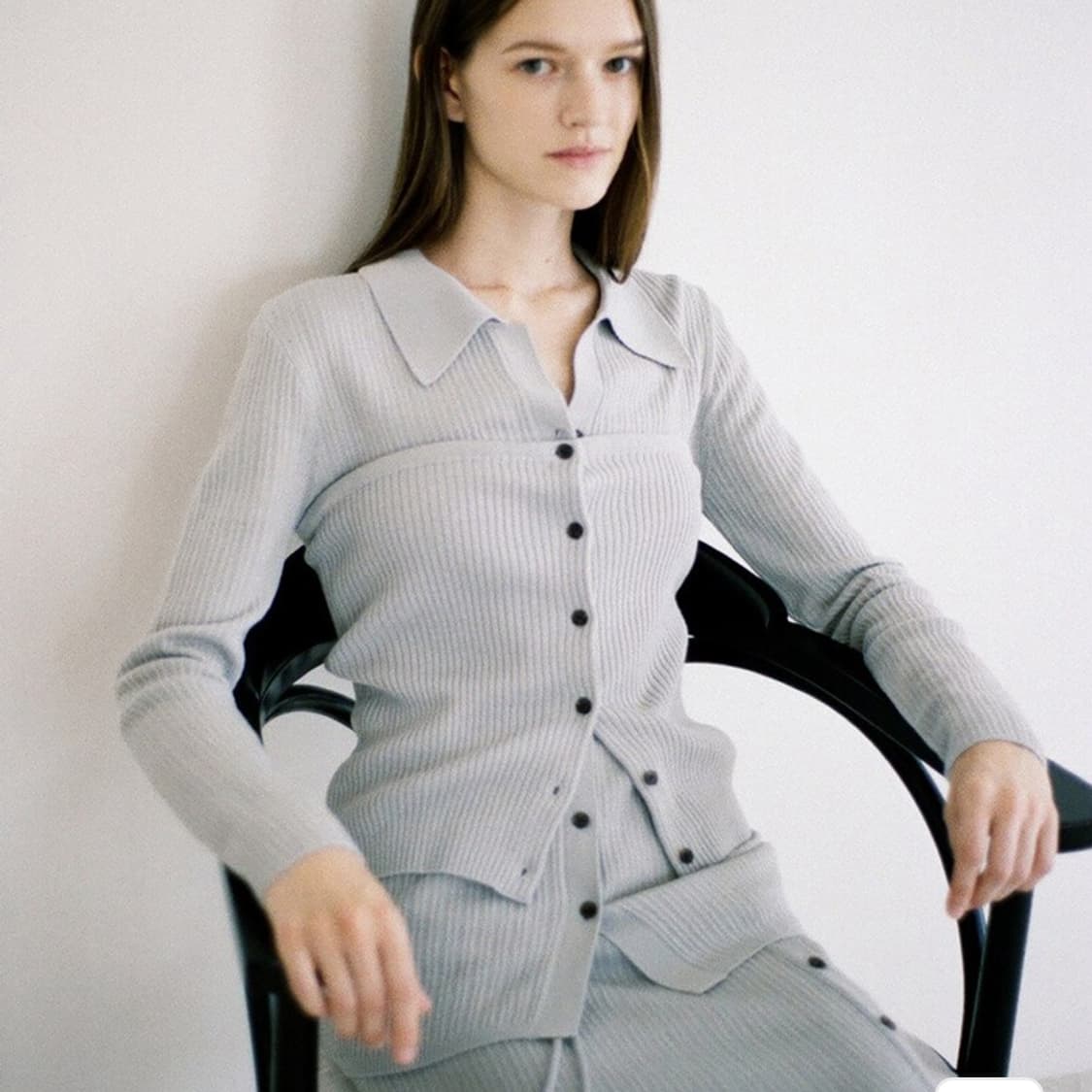 루에브르(LOEUVRE) V넥 오픈카라 슬림 니트가디건 55 새상품 상품이미지3