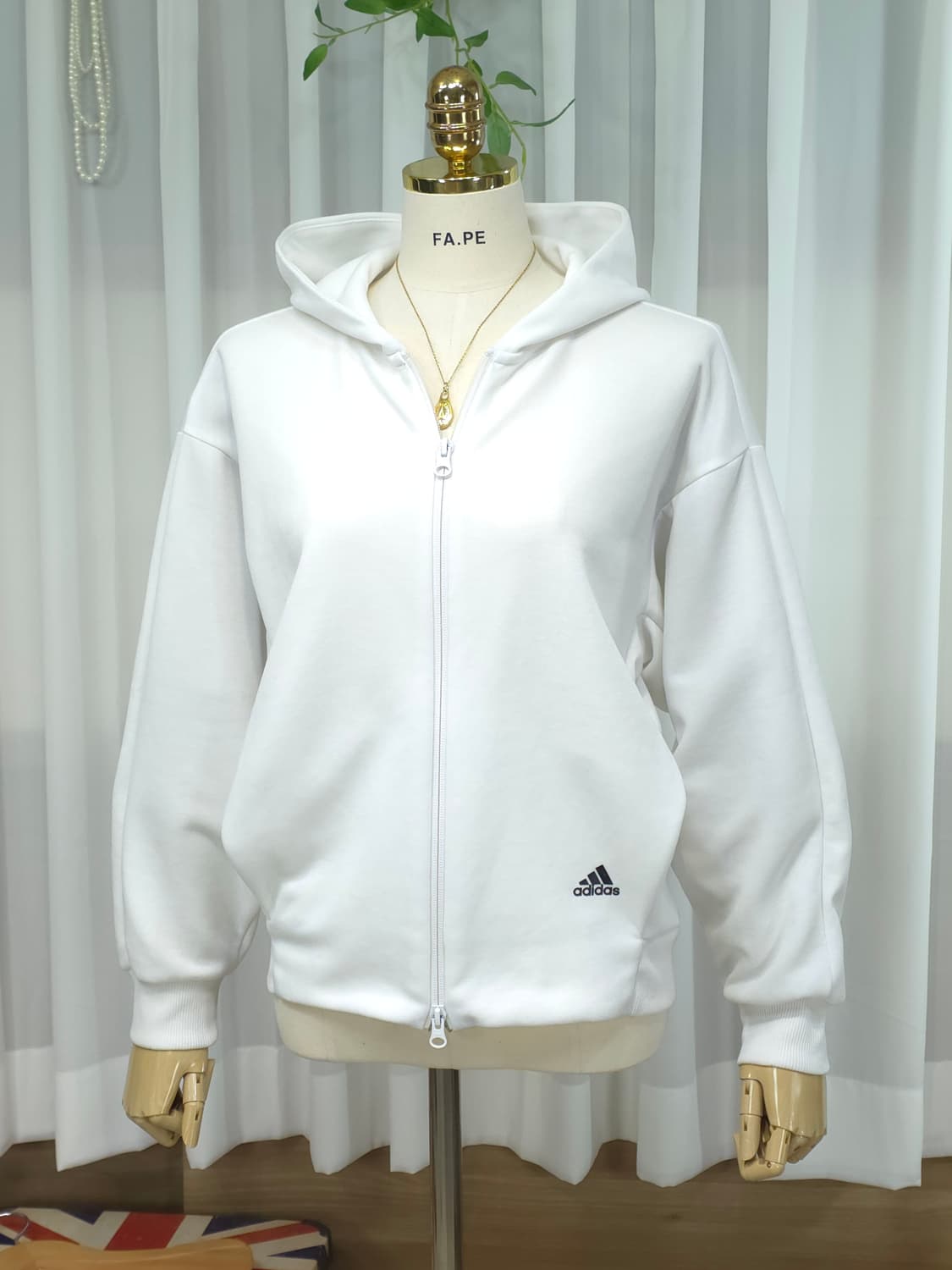 아디다스 상품이미지3