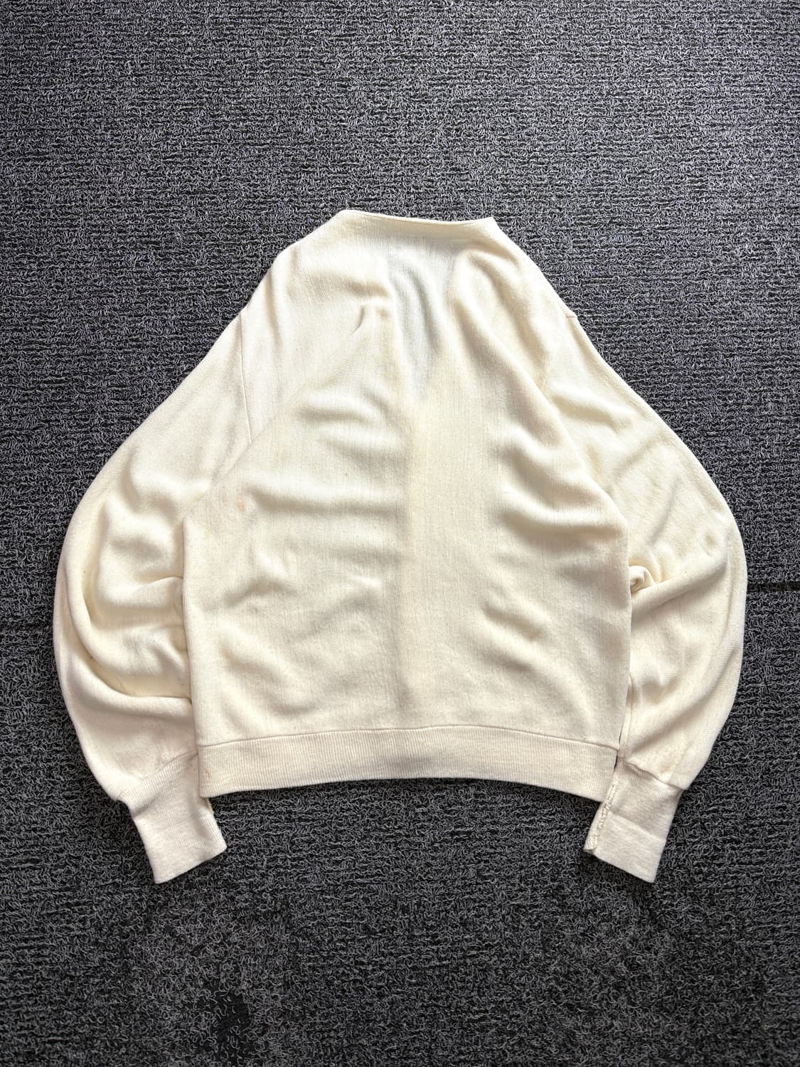 라코스테 아카이브 자수로고 미니멀 박시핏 가디건 2813 상품이미지5