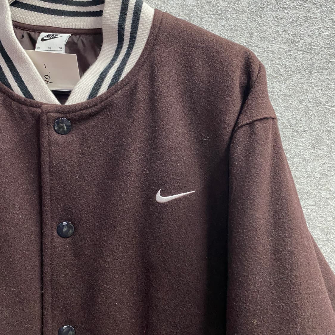 나이키 어센틱 울 브라운 바시티 자켓 B3536 상품이미지3