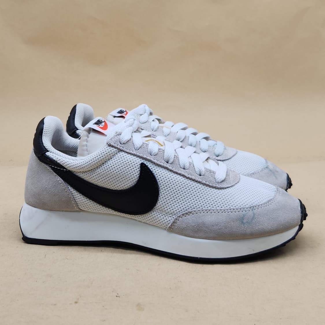 나이키 테일윈드79 여성운동화235 상품이미지1