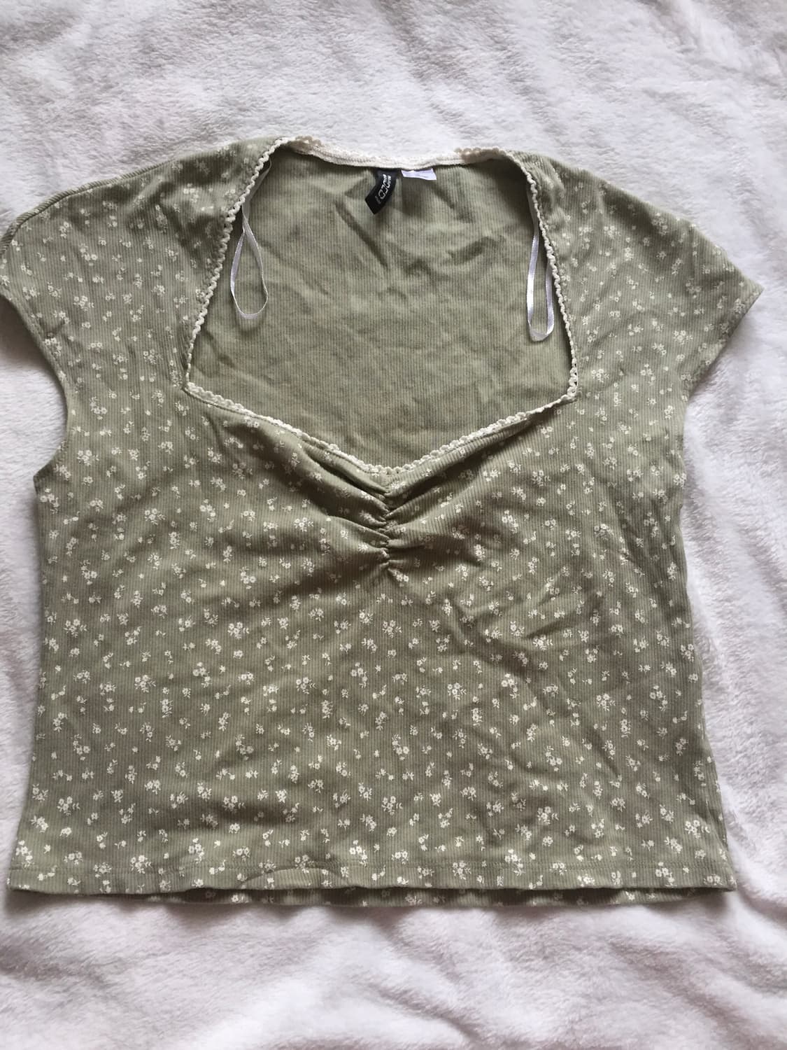 h&m 흐앤므 하트넥 잔꽃무늬 반팔 상품이미지1