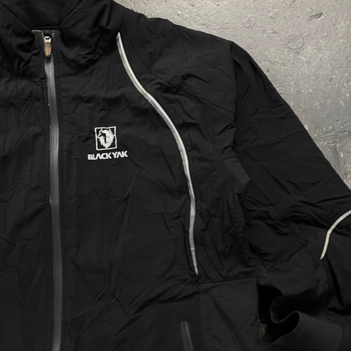100 블랙야크 바람막이  상품이미지2