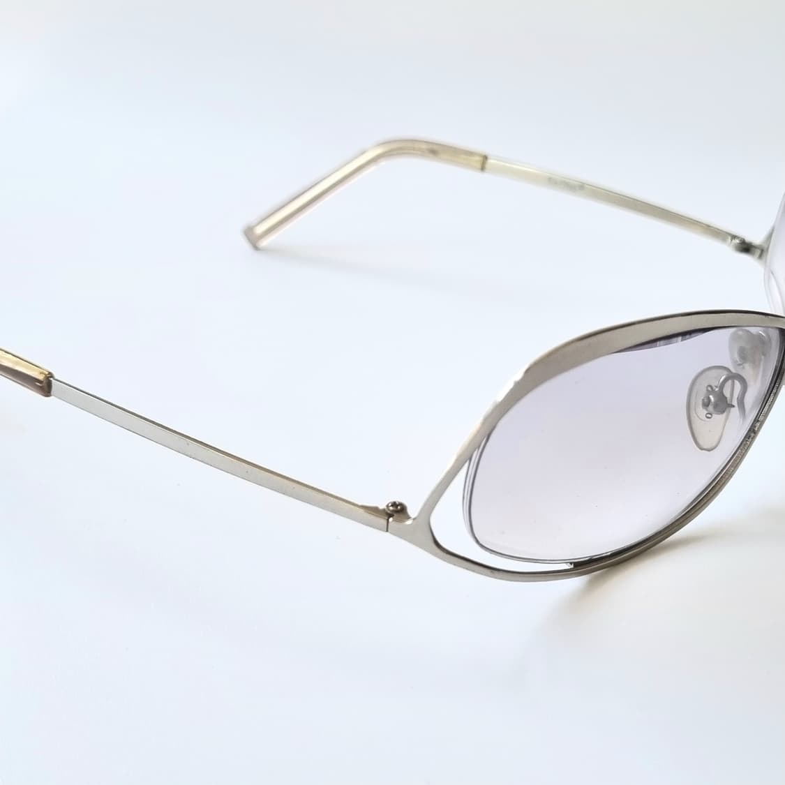 데드스탁 큐빅 디테일 실버 메탈 오벌 선글라스 상품이미지7