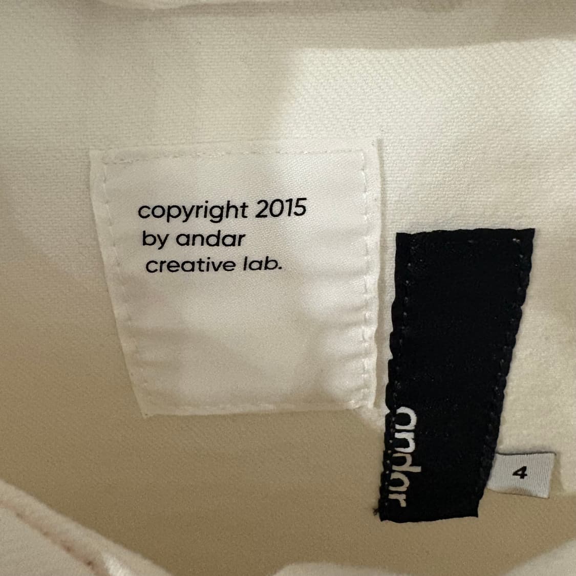 안다르 화이트 데님 자켓 상품이미지5