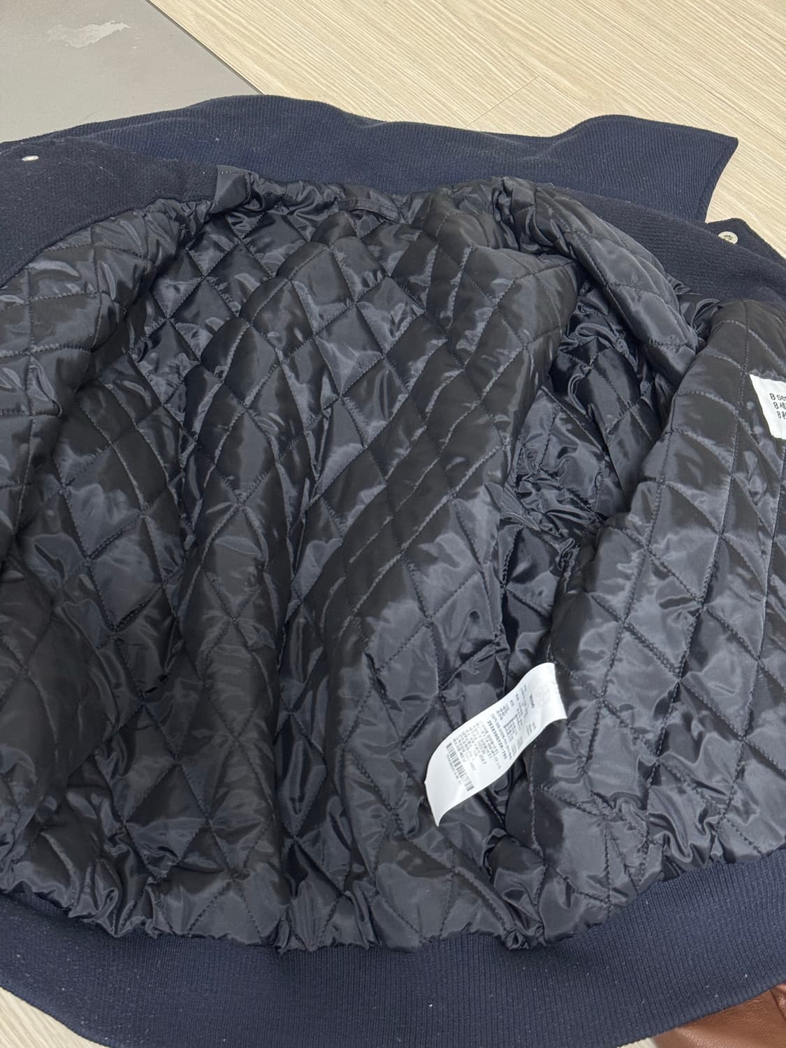 에잇세컨즈 바시티 자켓 상품이미지5